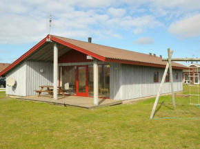 8 person holiday home in Harbo re